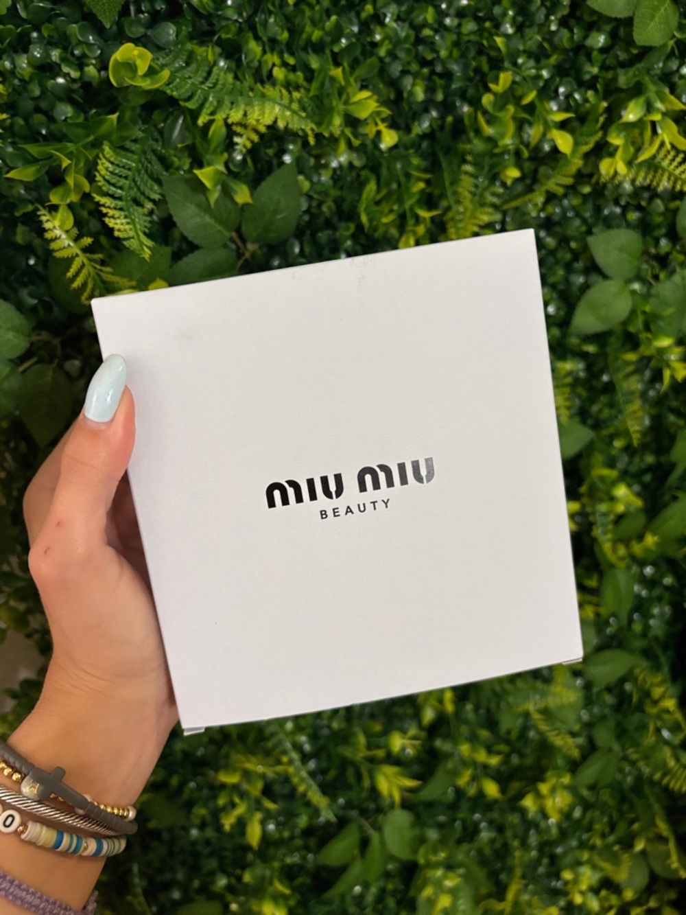 Miu Miu Beauty Two-Tone Vanity GWP - Picture 2 of 4
